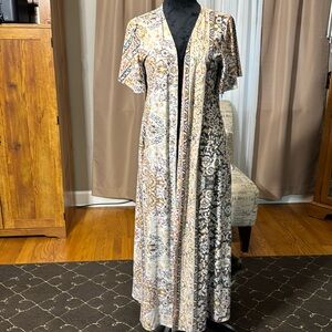 Judith March short sleeve long tunic, like new condition.